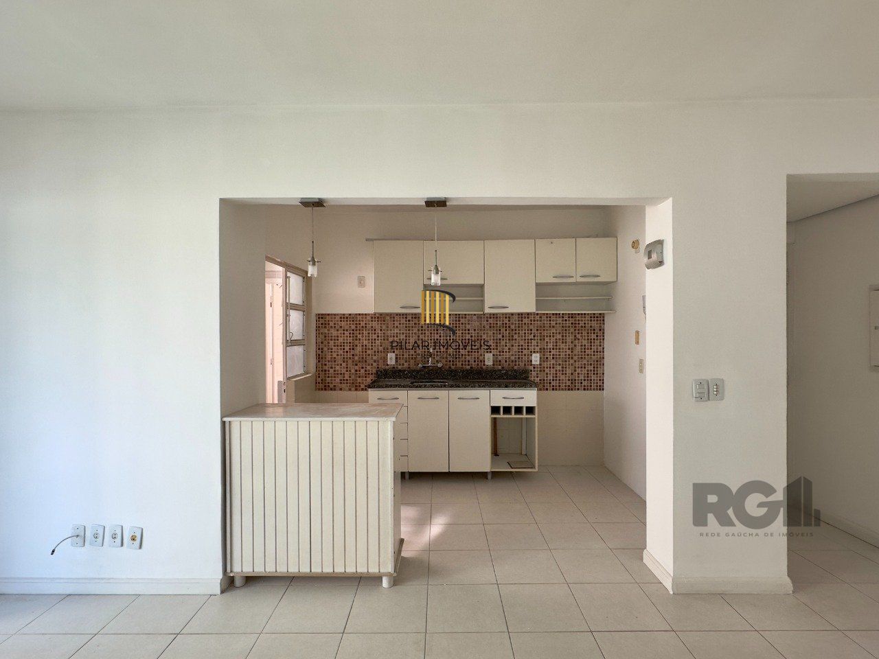 COBERTURA COM 174M², DE FRENTE, 3 DORMITÓRIOS, EM ÓTIMA LOCALIZAÇÃO NO MENINO DEUS