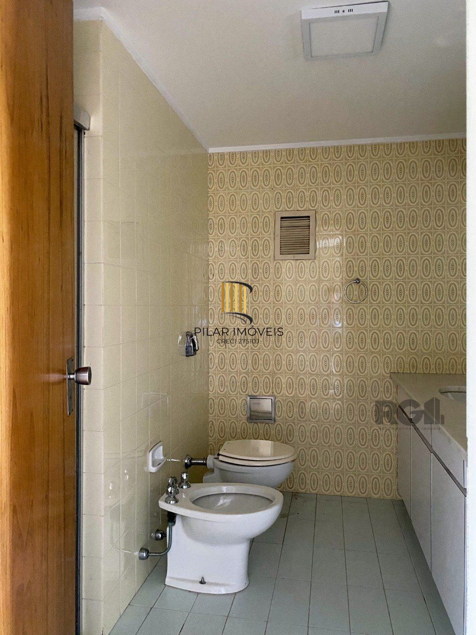 Apartamento com muito conforto e ótima iluminação no Moinhos de Vento