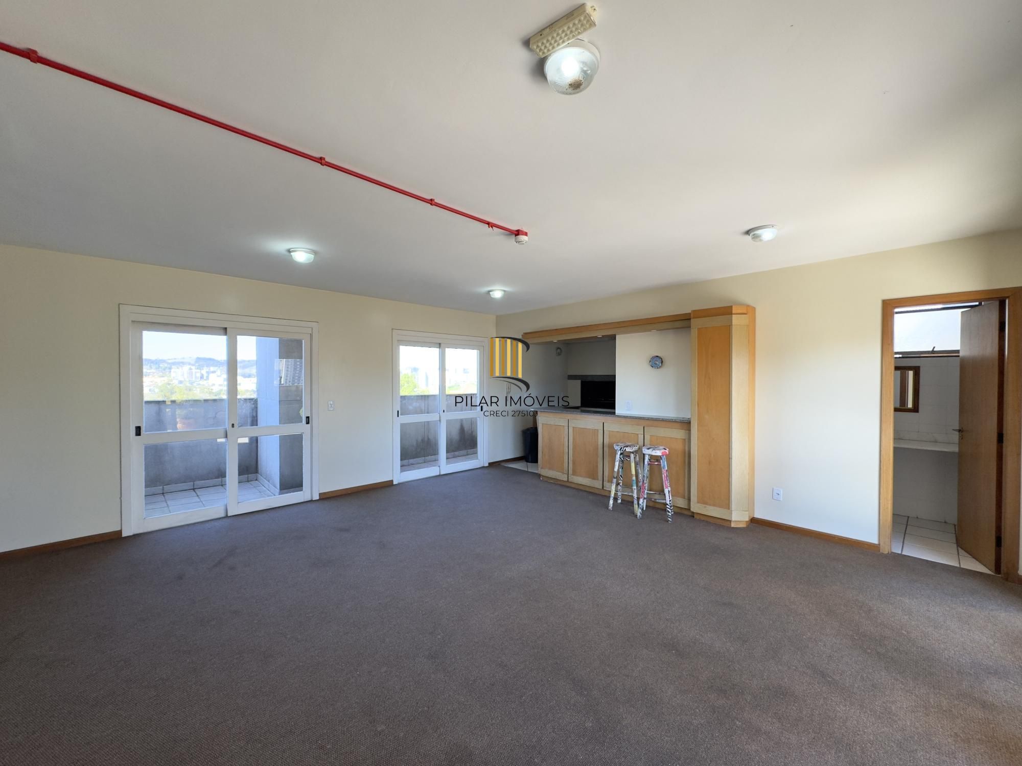 Apartamento 2 dormitórios, com lavabo e vaga de garagem na Cidade Baixa