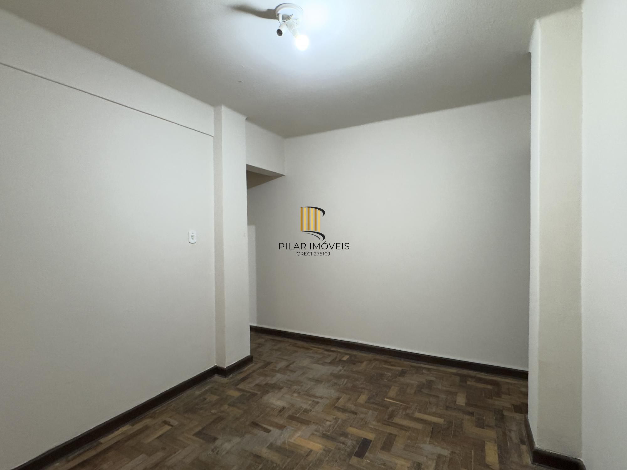 Apartamento de 62m², 2 dormitórios com banheiro auxiliar no Centro Histórico