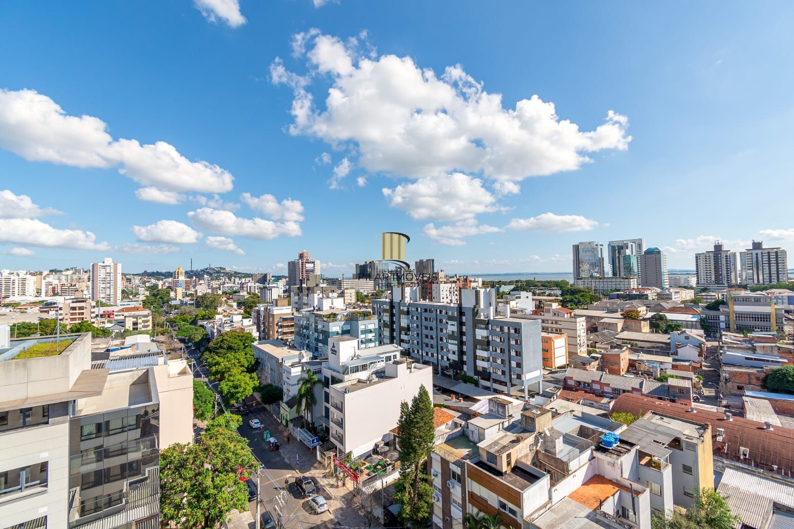APARTAMENTODE 3 DORMITÓRIO COM SUÍTE E 2 VAGAS DE GARAGEM NO MENINO DEUS