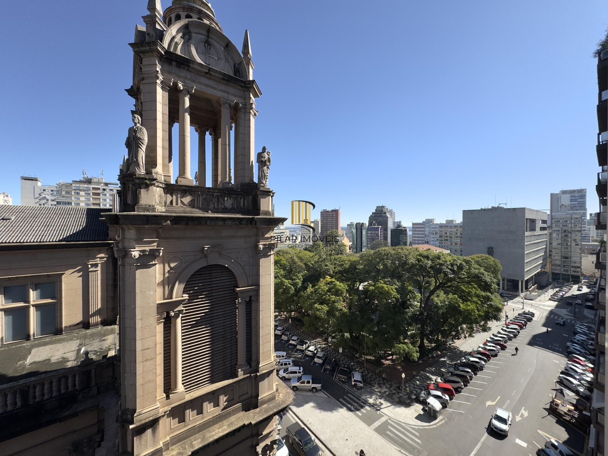 APARTAMENTO 3 DORMITÓRIOS COM LINDA VISTA DA CATEDRAL NO CENTRO HISTÓRICO