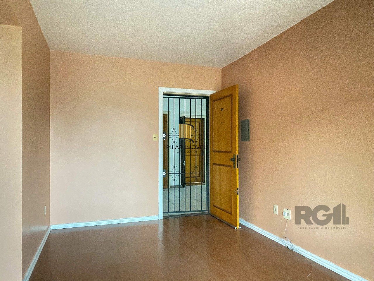 Apartamento com sacada, churrasqueira e vaga de garagem no Centro Histórico