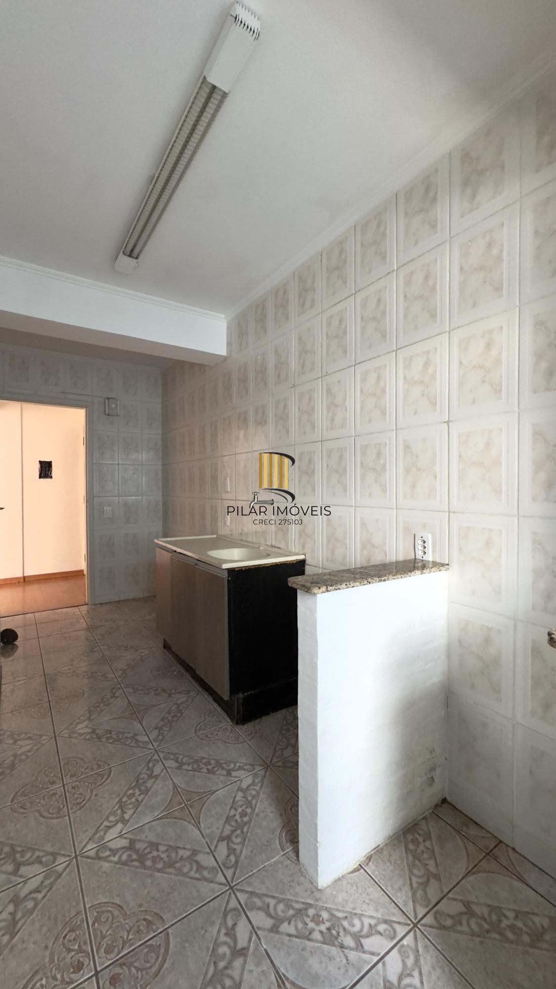 APARTAMENTO 2 DOMRITÓRIO DE FRENTE COM ÓTIMA ORIENTAÇÃO SOLAR NO BAIRRO CRISTAL