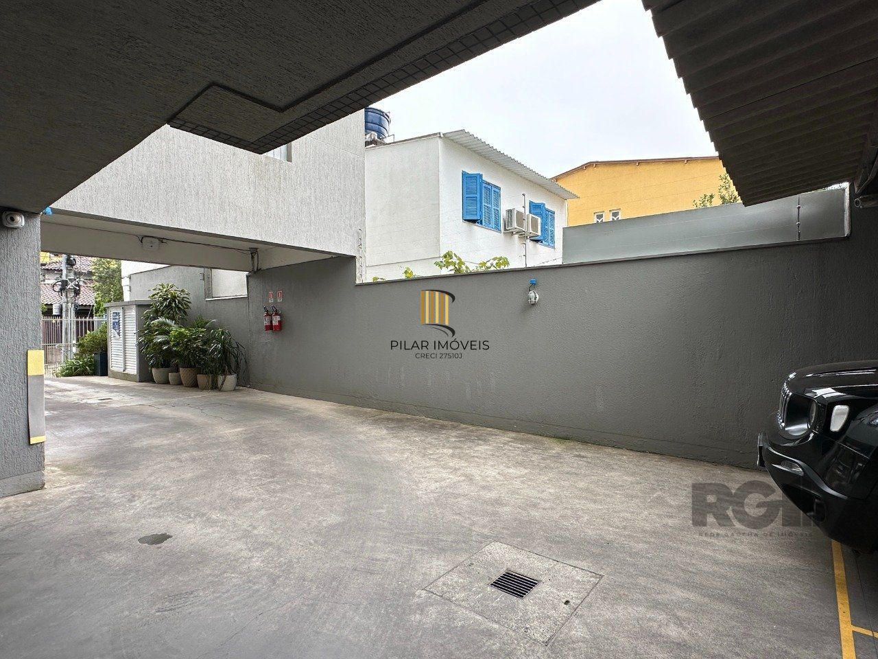 APARTAMENTO MOBILIADO COM PLANTA DIFERENCIADA E ÓTIMA LOCALIZAÇÃO