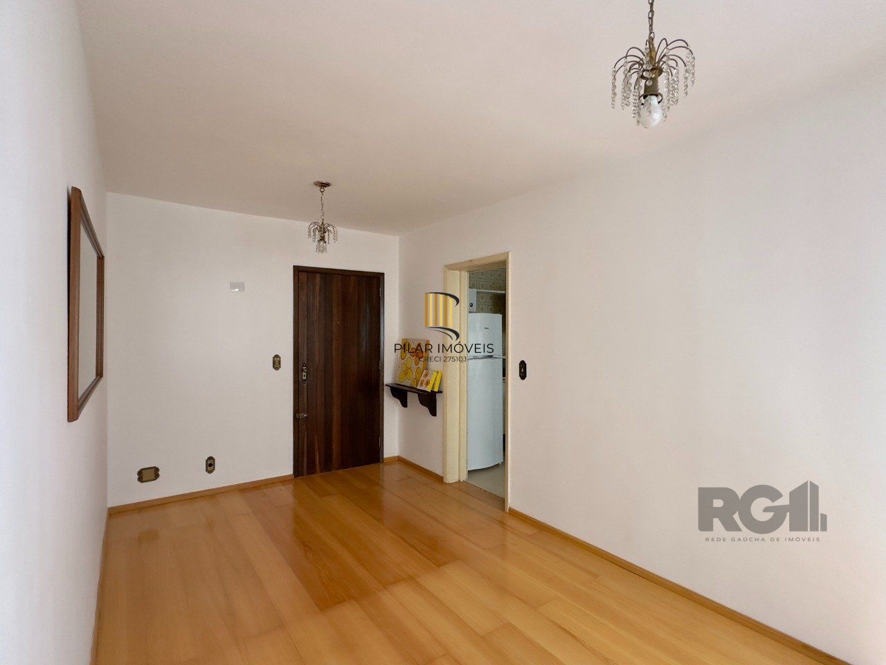 APARTAMENTO SEMIMOBILIADO COM ÓTIMA LOCALIZAÇÃO NO CENTRO HISTÓRICO