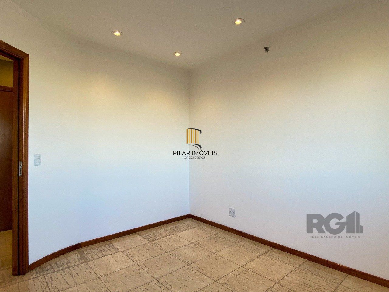 CONJUNTO COMERCIAL DE FRENTE NO PREMIUM OFFICE, JUNTO AO TREND ORLA