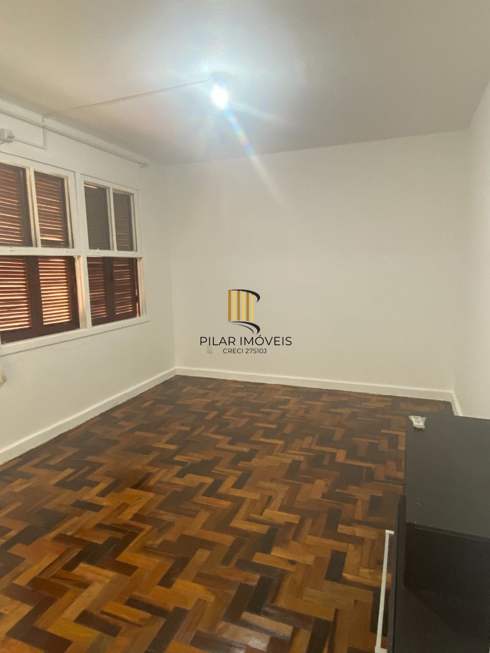 APARTAMENTO STUDIO, COM VISTA PARA O GUAÍBA NO CENTRO HISTÓRICO