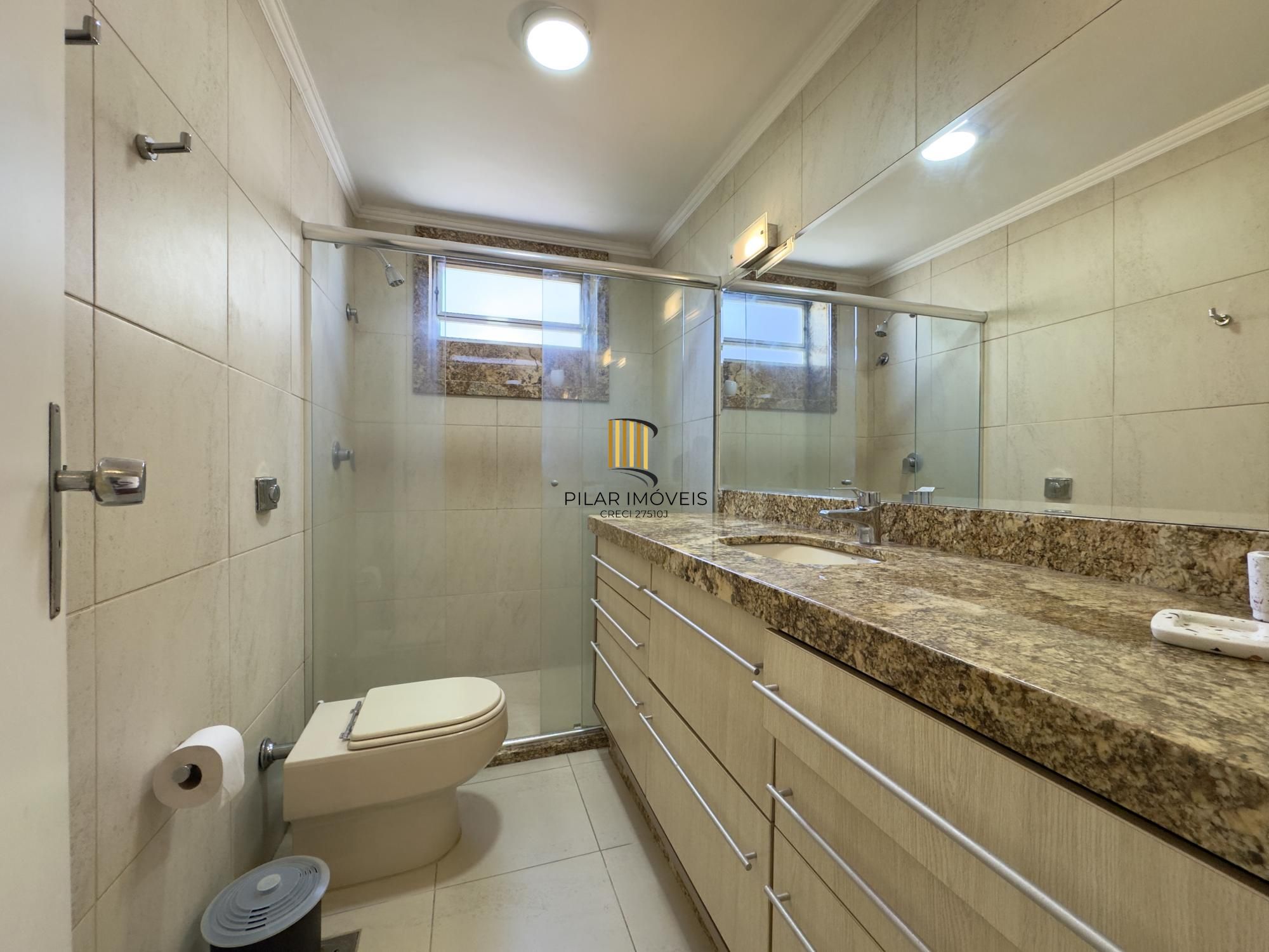 Apartamento 1 dormitório, super amplo, com vaga de garagem no Centro Histórico