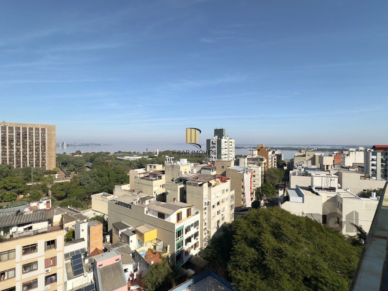 APARTAMENTO 2 DORMITÓRIOS, ENSOLARADO E LOCALIZADO NA PARTE ALTA DO CENTRO HISTÓRICO