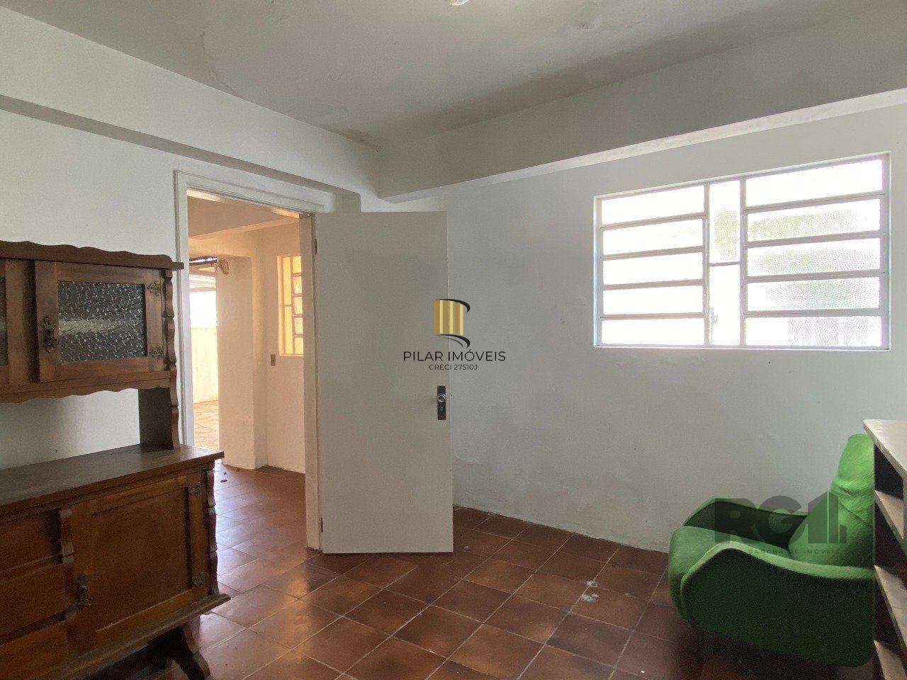CASA COM 5 DORMITÓRIOS, ESPAÇO PARA FESTAS E PEÇAS AMPLAS PRÓXIMO AO IGUATEMI