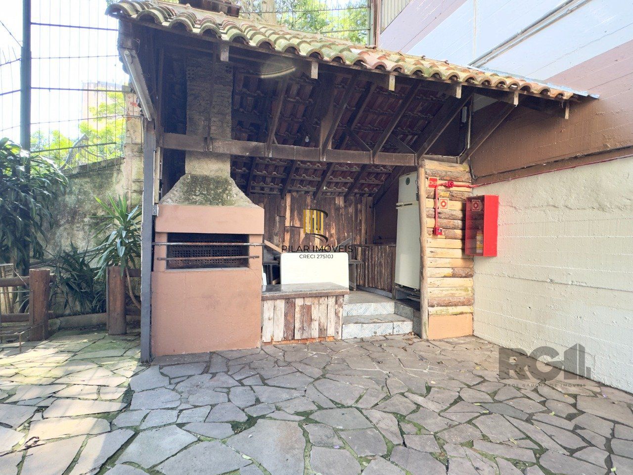 APARTAMENTO 1 DORMITÓRIO EM ANDAR ALTO COM VISTA PARA GUAÍBA NO CENTRO HISTÓRICO