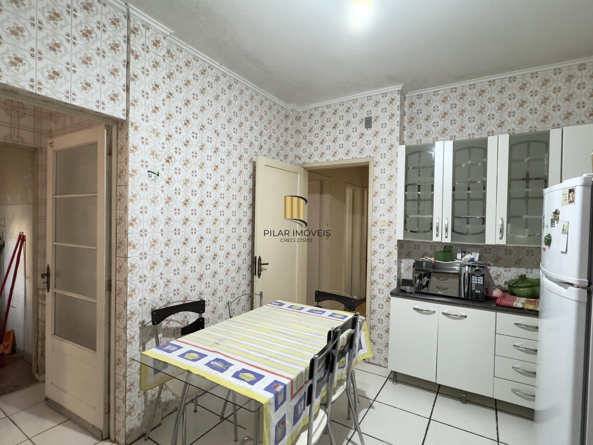 Apartamento 2 dormitórios com pátio