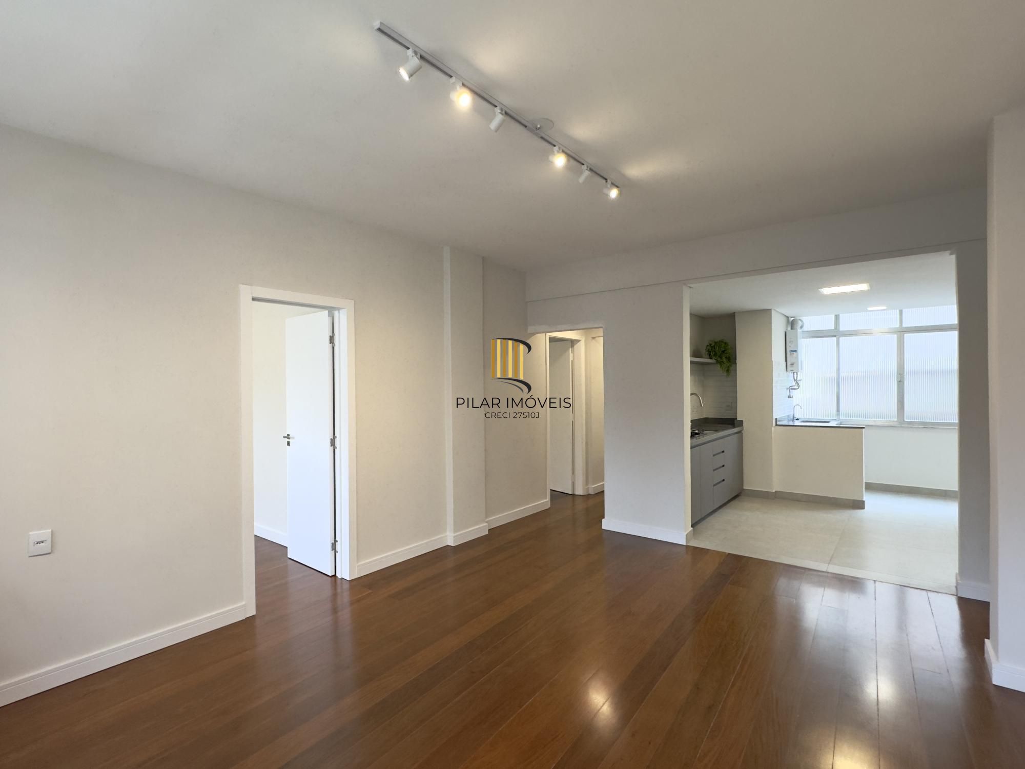 Apartamento reformado de 103m², 3 dormitórios, sendo 1 suíte no Centro Histórico