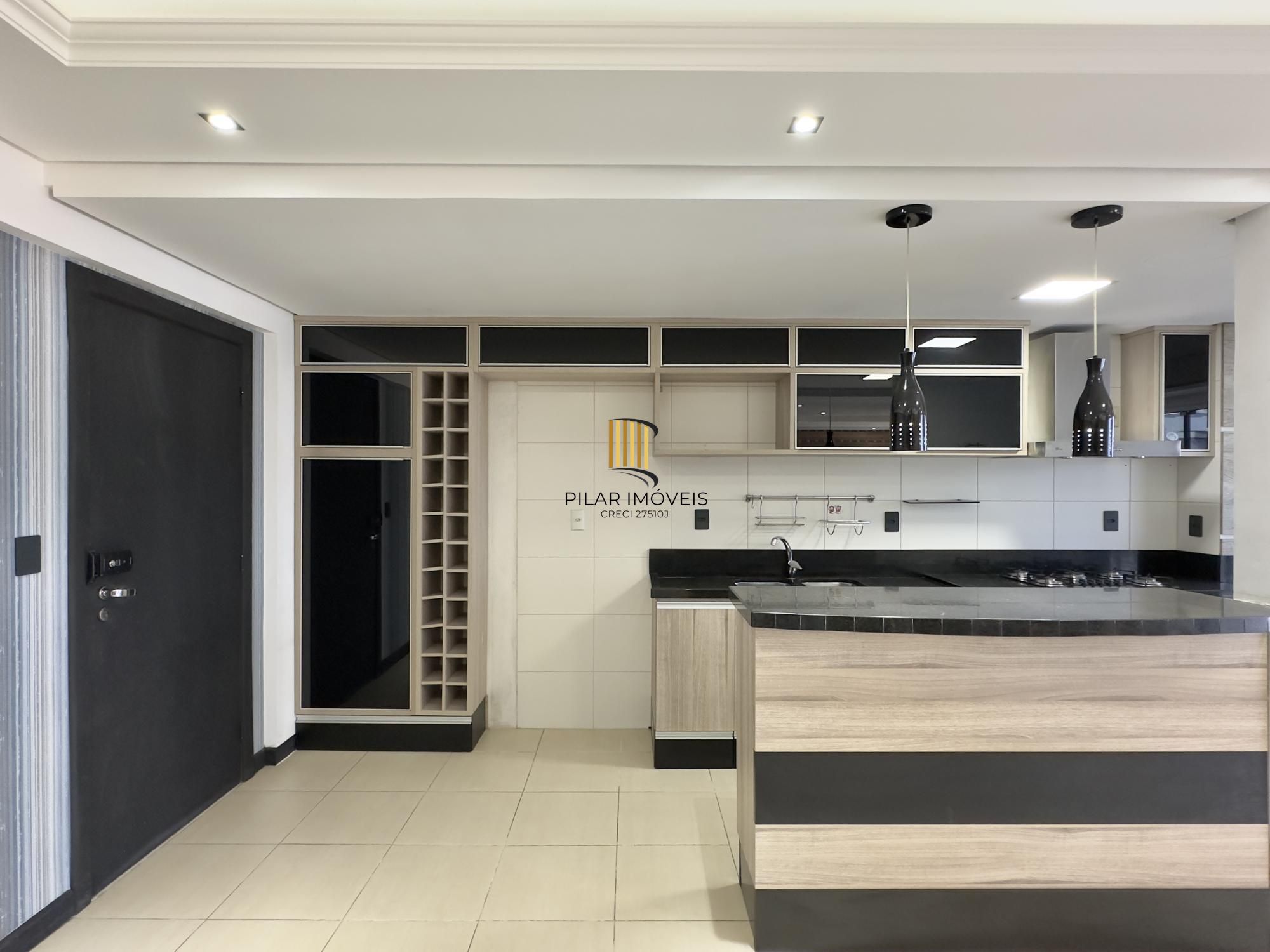 APARTAMENTO DE 2 DORMITÓRIOS, SENDO 1 SUÍTE E 2 VAGAS DE GARAGEM