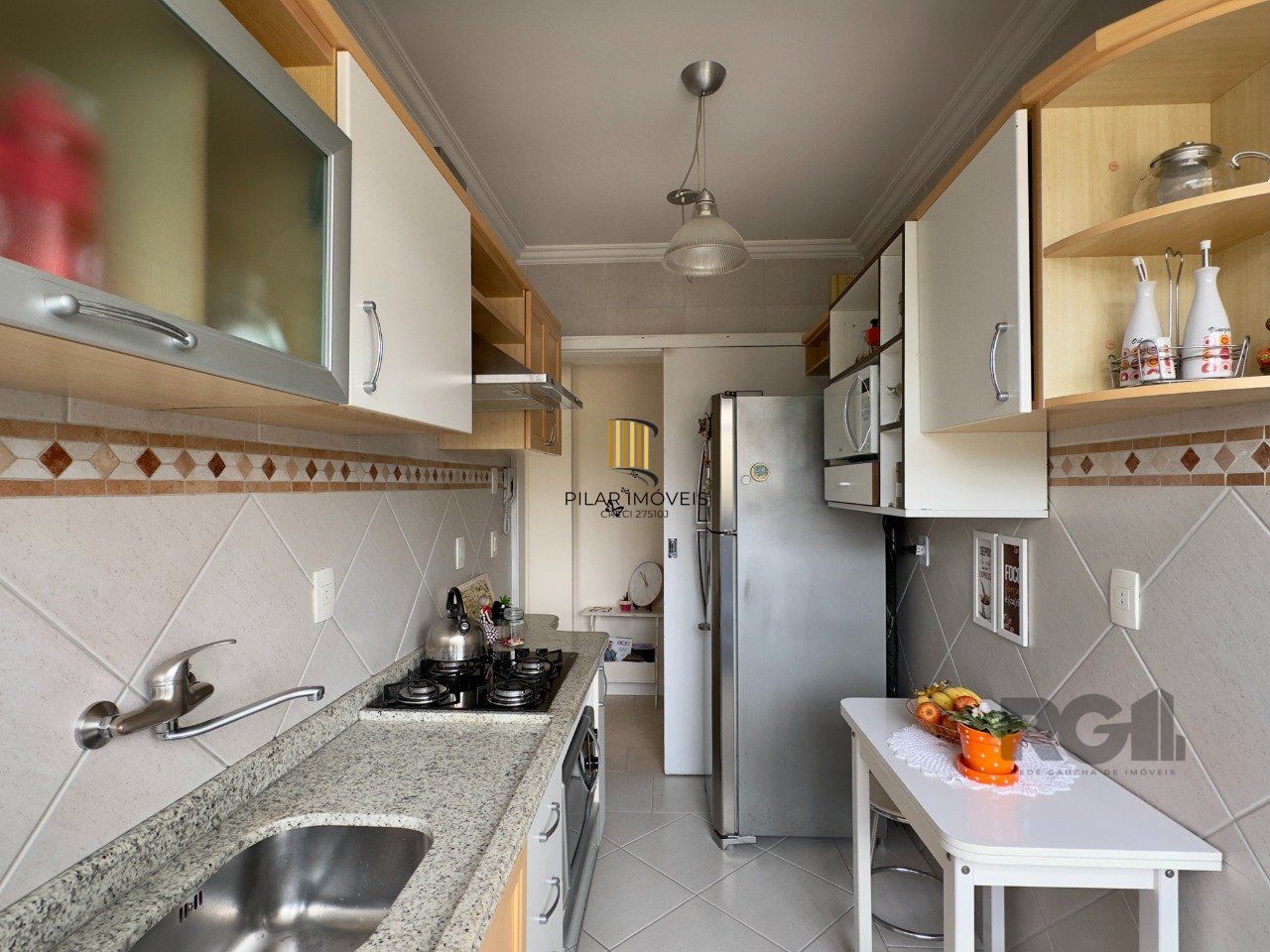 APARTAMENTO 2 DORMITÓRIOS, DE FRENTE, COM VAGA DE GARAGEM NO JARDIM BOTÂNICO