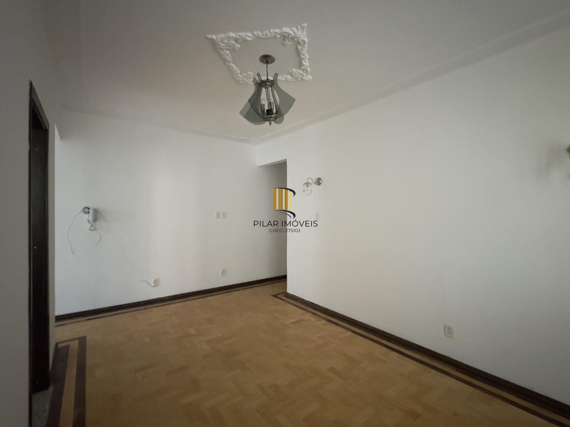 APARTAMENTO 2 DORMITÓRIOS TOTALMENTE REFORMADO NO CENTRO HISTÓRICO
