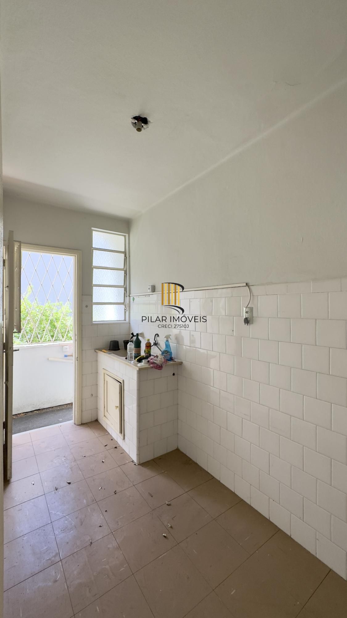 Apartamento 1 dormitório amplo, com excelente localização no Menino Deus