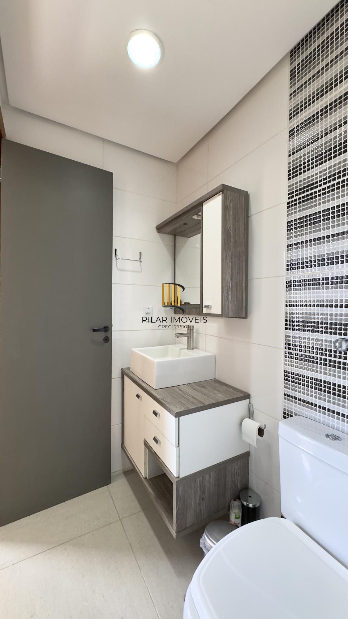 APARTAMENTO 1 DORMITÓRIO COM VAGA DE GARAGEM NO BAIRRO SANTANA