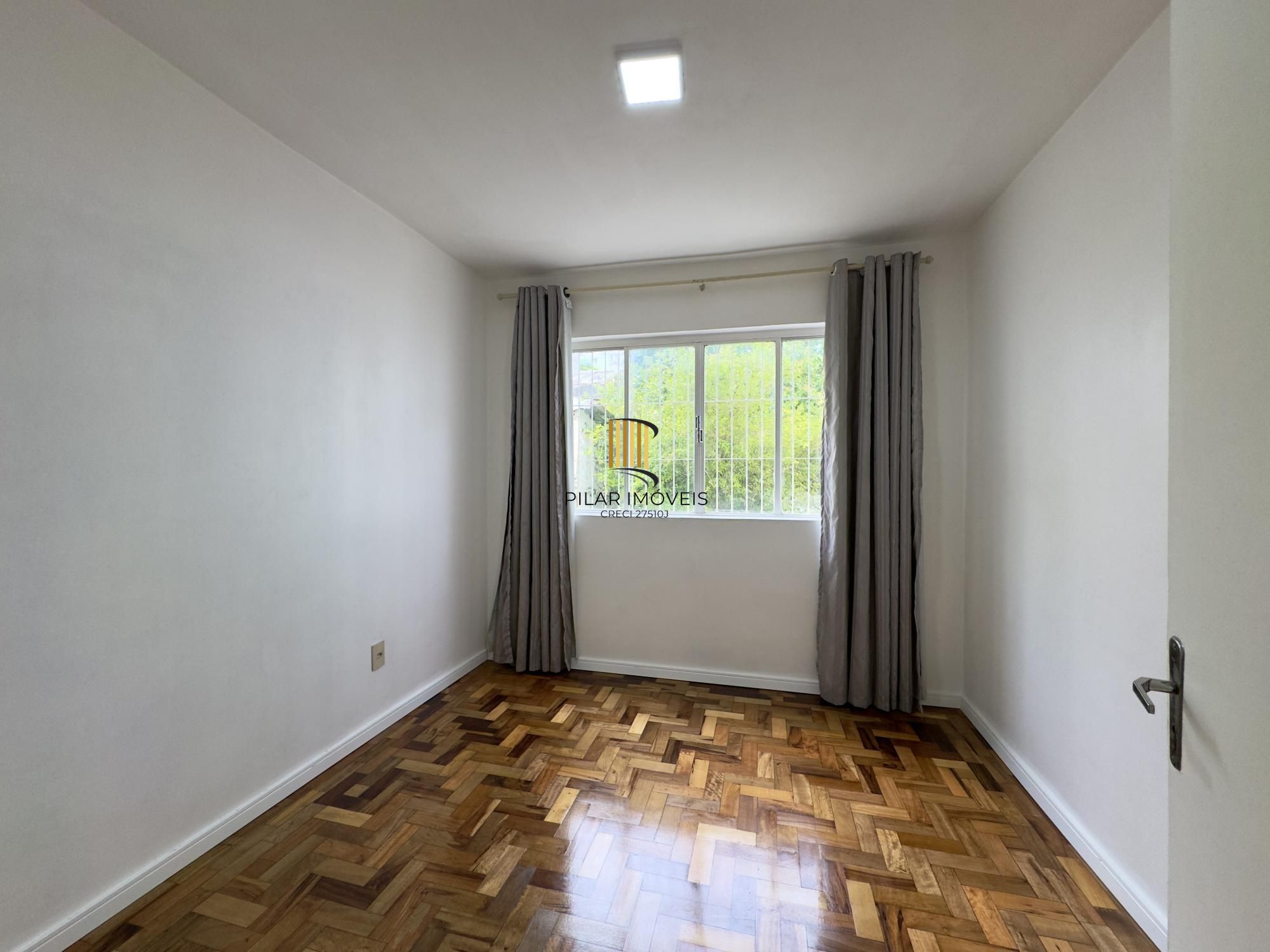 Apartamento de 3 dormitórios, super amplo e bem iluminado no Centro Histórico