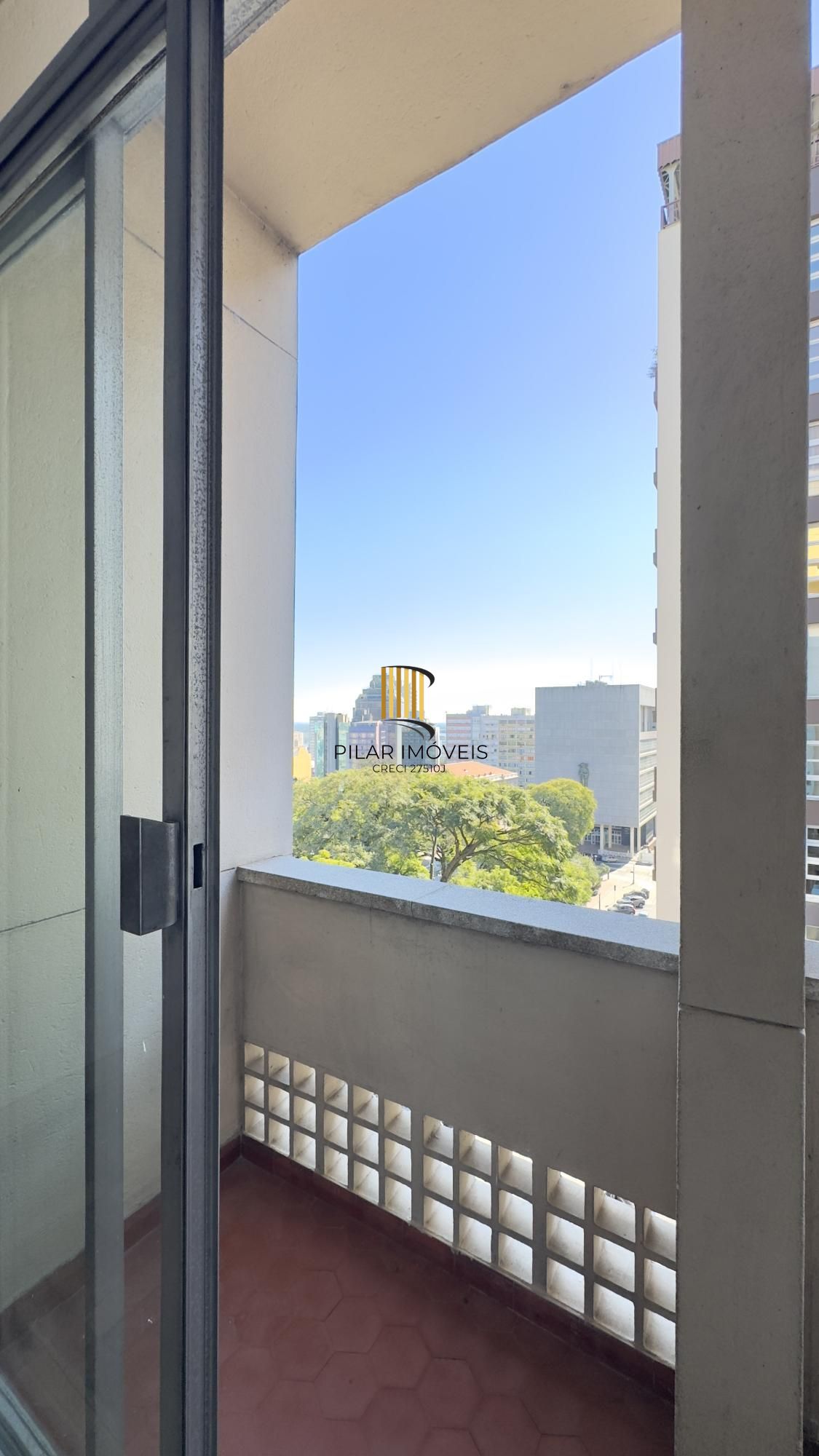APARTAMENTO 3 DORMITÓRIOS COM LINDA VISTA DA CATEDRAL NO CENTRO HISTÓRICO