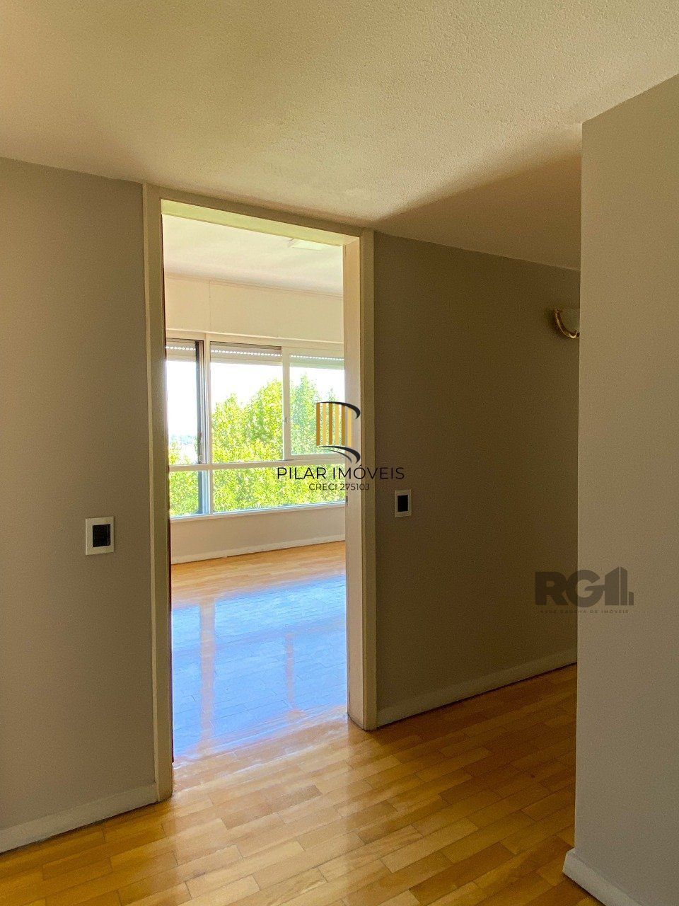 Apartamento com muito conforto e ótima iluminação no Moinhos de Vento