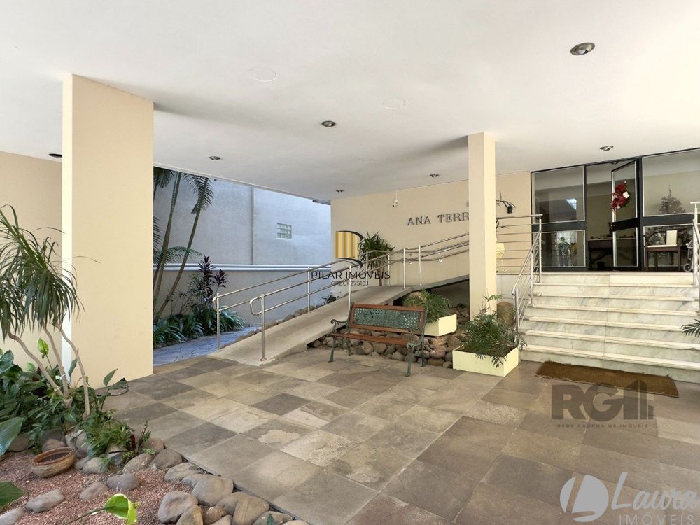 APARTAMENTO 3 DORMITÓRIOS COM SUÍTE E VAGA DE GARAGEM NO MIOLO DO CENTRO HISTÓRICO