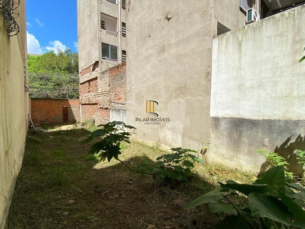 Terreno com projeto aprovado para construção de prédio no Centro Histórico