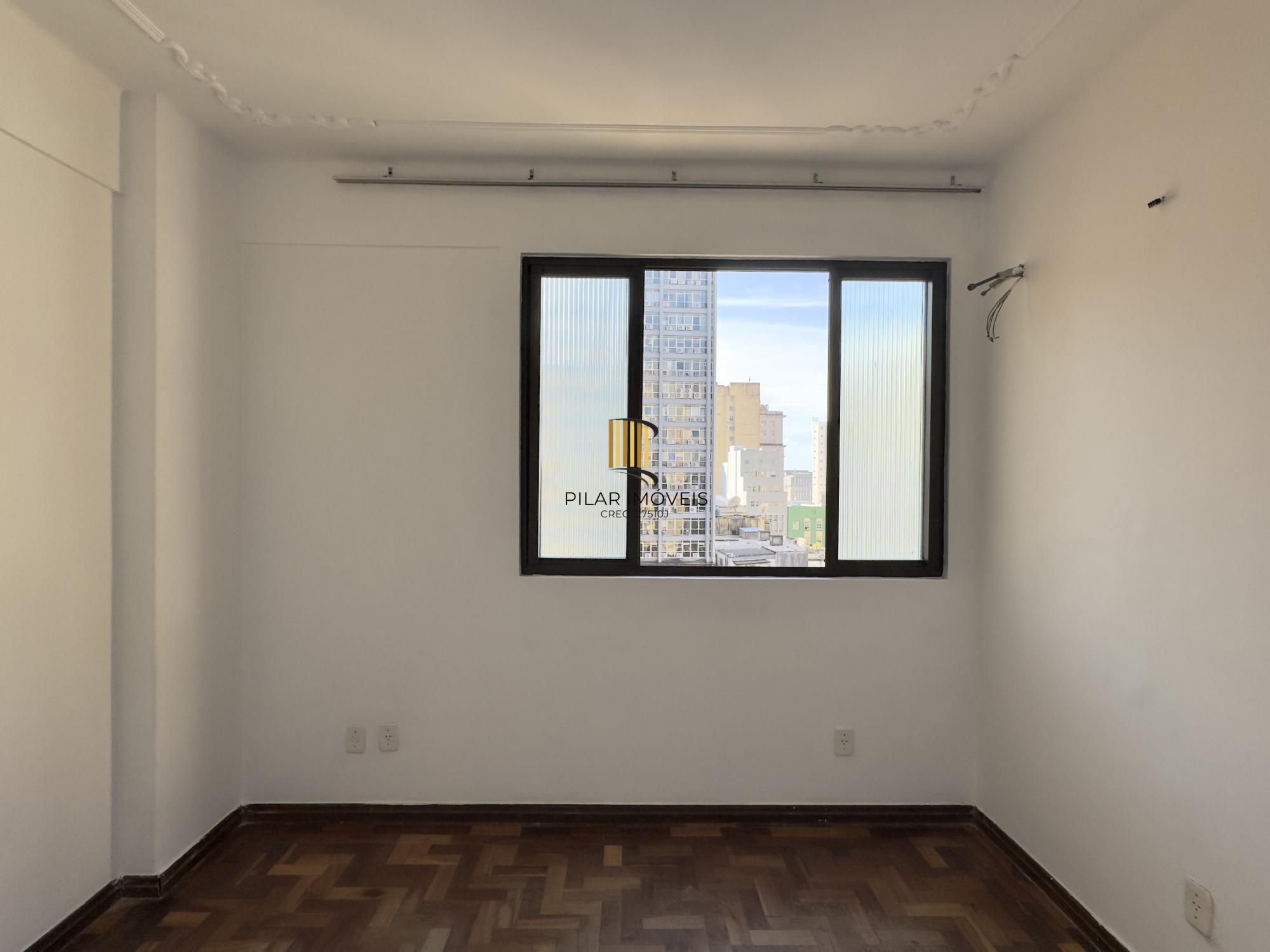 APARTAMENTO 2 DORMITÓRIOS TOTALMENTE REFORMADO NO CENTRO HISTÓRICO
