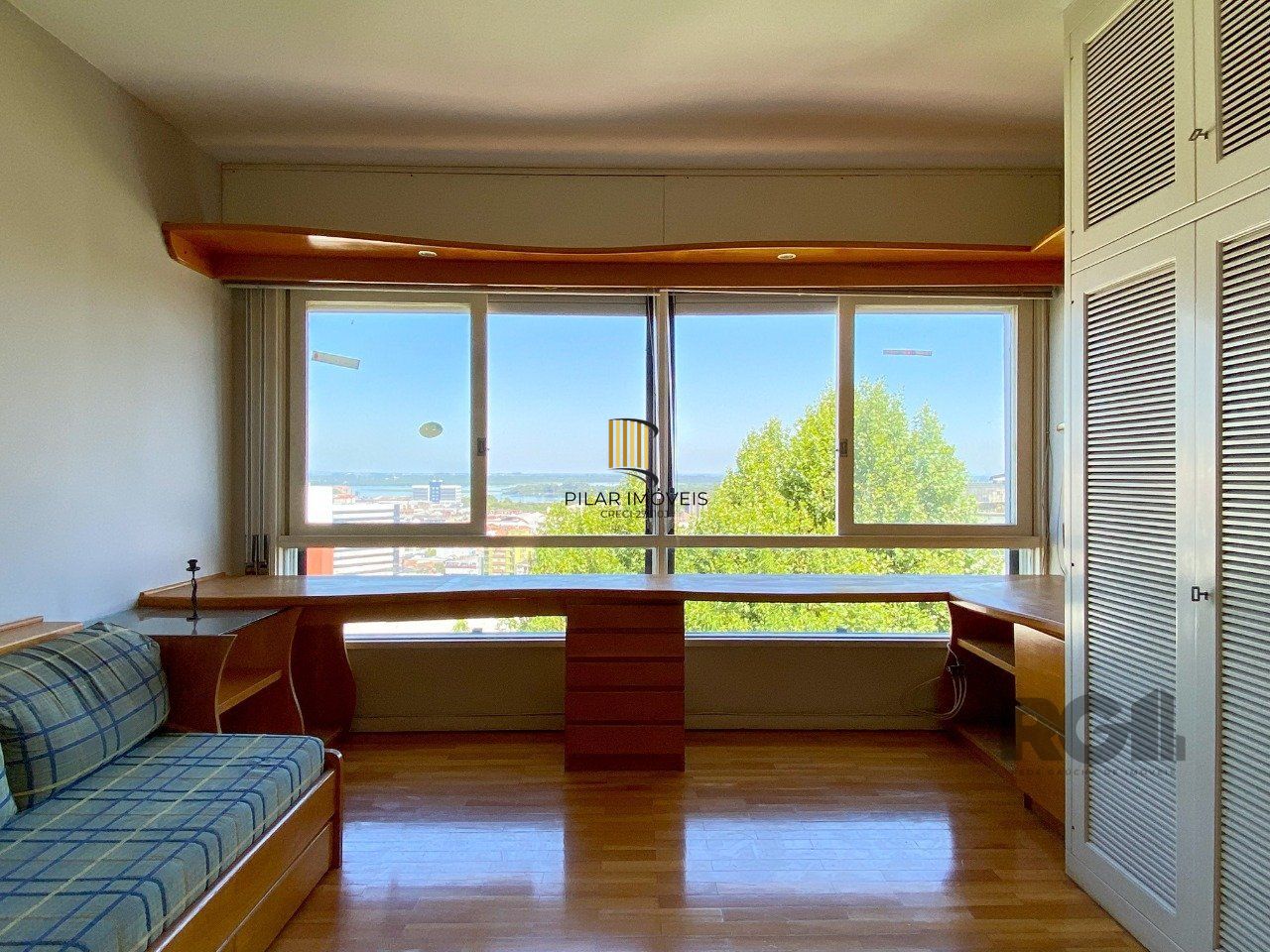 Apartamento com muito conforto e ótima iluminação no Moinhos de Vento