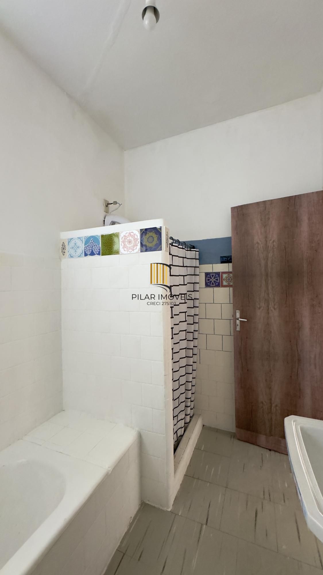 Apartamento 2 dormitórios super silencioso no Centro Histórico