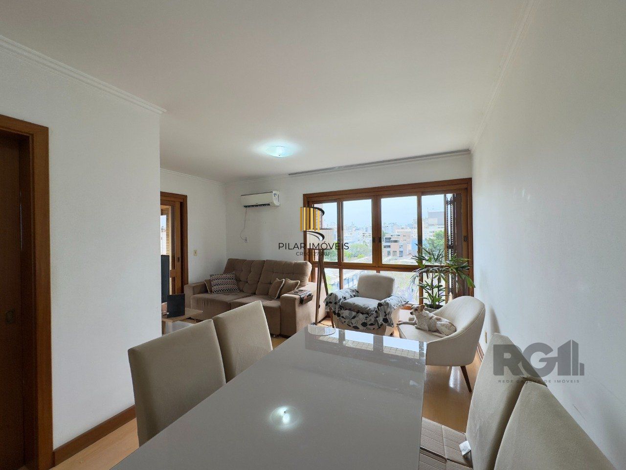 APARTAMENTO MOBILIADO DE 96M² COM 3 DORMITÓRIOS, SUÍTE E VAGA DE GARAGEM NO MENINO DEUS