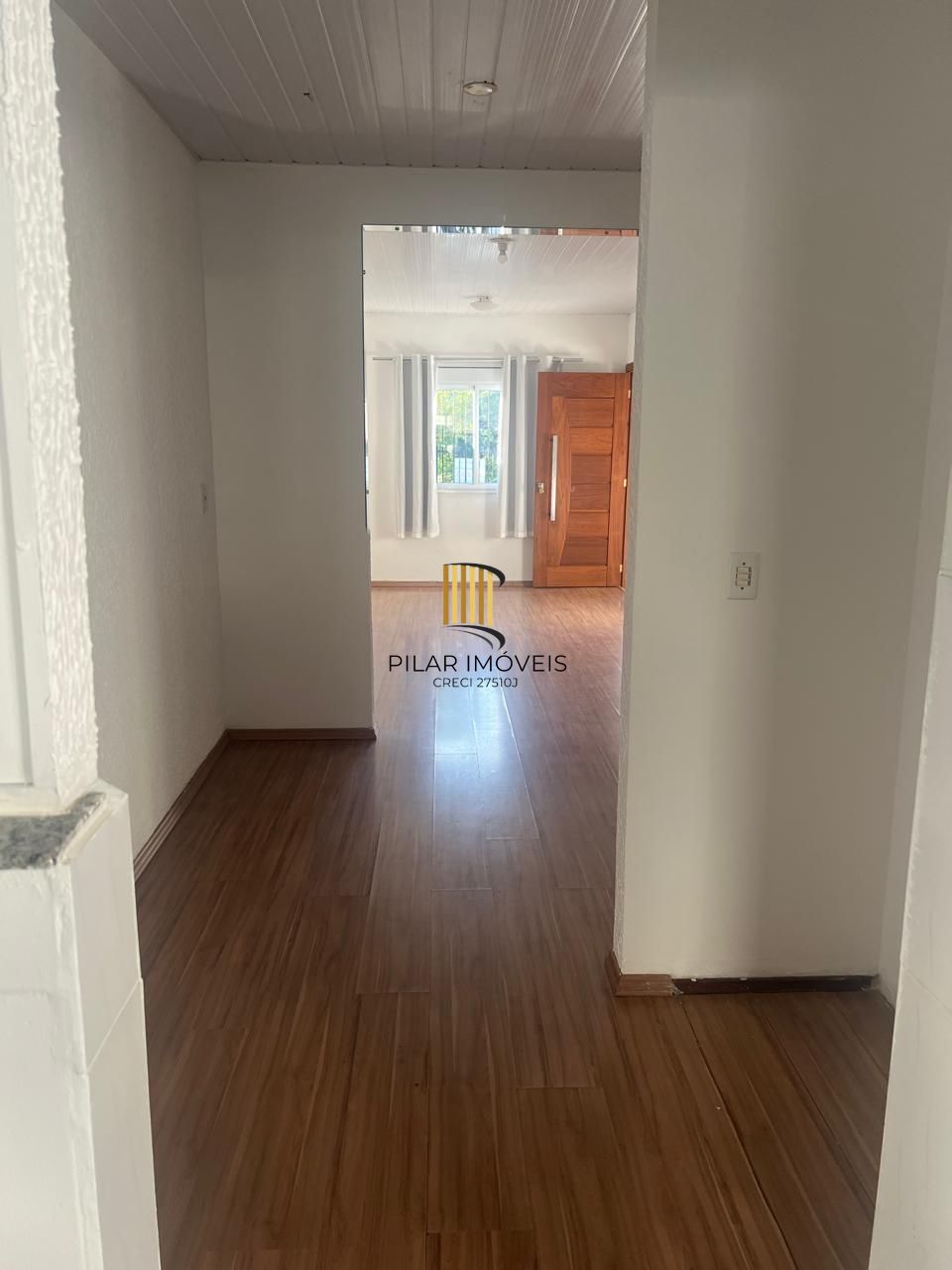 Casa com 02 quartos e 02 vagas no Bairro Hípica