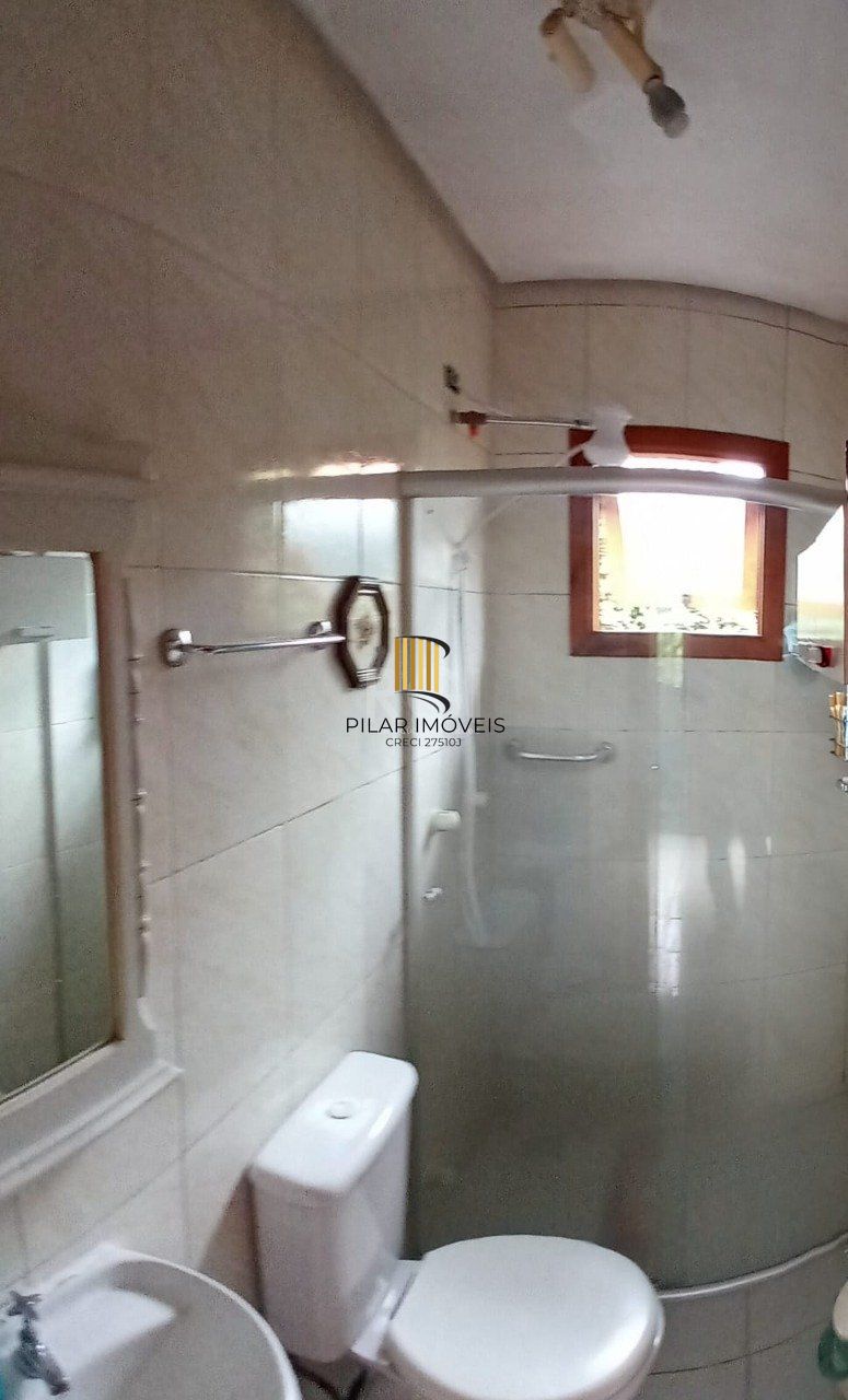 Casa em condomínio com 02 dormitórios