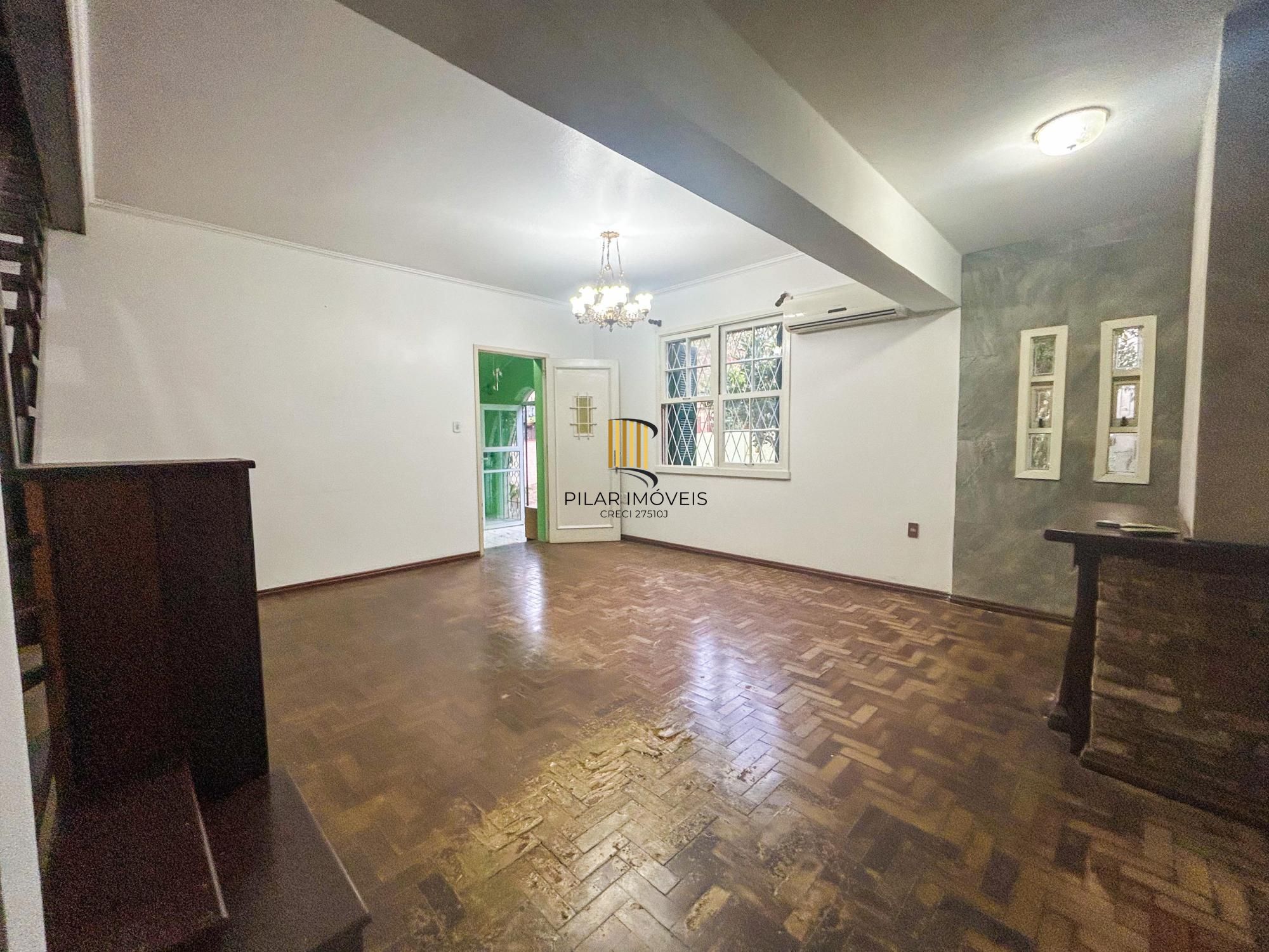 Casa Residencial com 3 Quartos, sendo 1 suíte e 3 Banheiros, no Bairro Santa Teresa em Porto Alegre, RS
