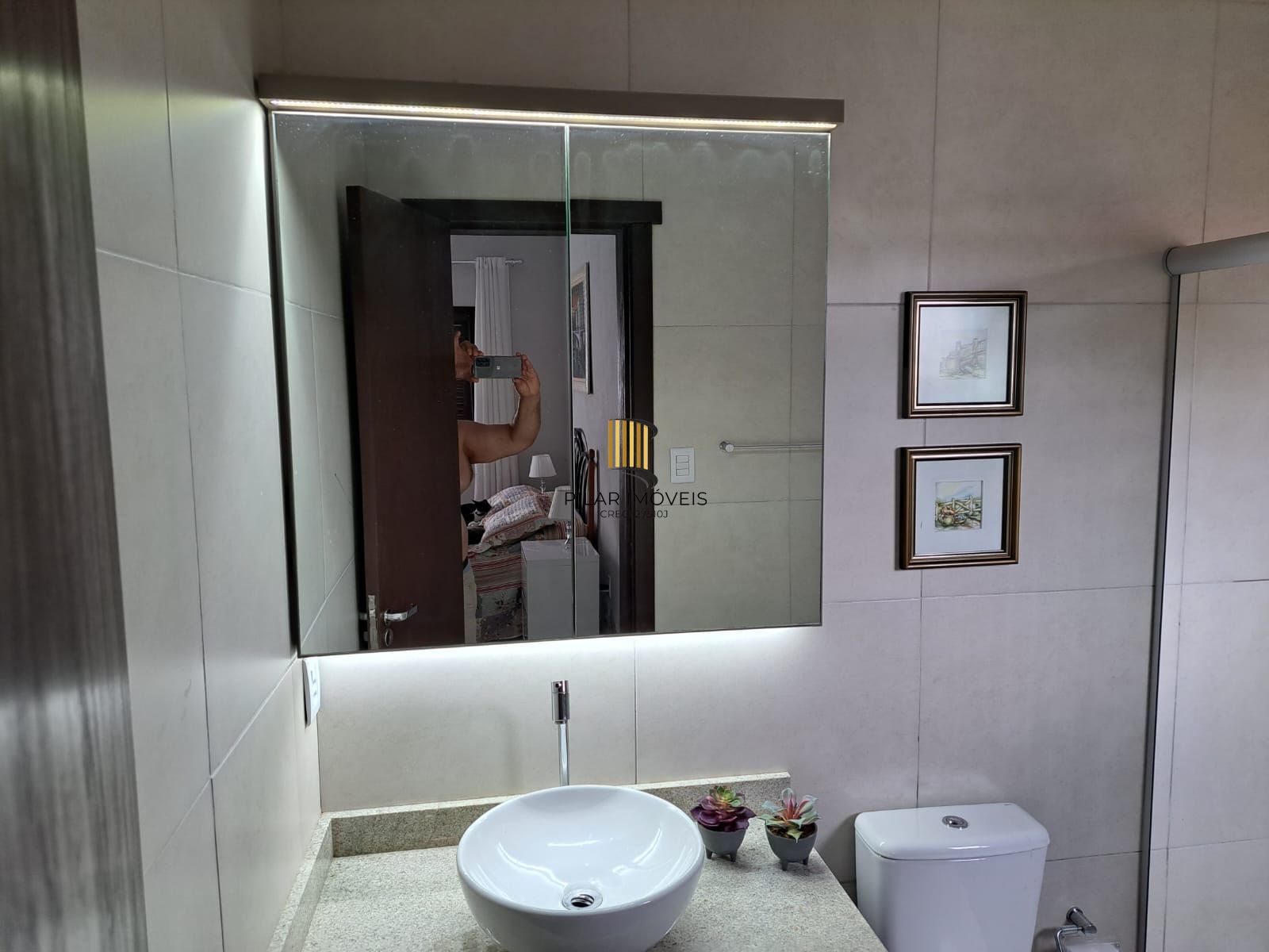 Casa com 02 quartos (01 suíte), 03 vagas no Bairro Sarandi em Porto Alegre