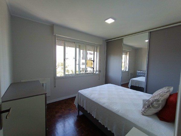 APARTAMENTO DE 3 DORMITÓRIOS, SENDO 1 SUÍTE NO BAIRRO MENINO DEUS EM PORTO ALEGRE/RS