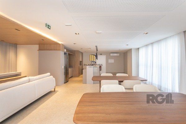 APARTAMENTO DE 02 DORMITÓRIOS SENDO 02 SUÍTES, NO BAIRRO AUXILIADORA EM PORTO ALEGRE/RS