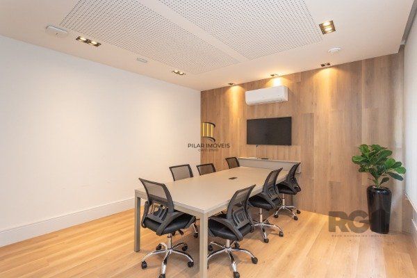 APARTAMENTO DE 02 DORMITÓRIOS SENDO 02 SUÍTES, NO BAIRRO AUXILIADORA EM PORTO ALEGRE/RS
