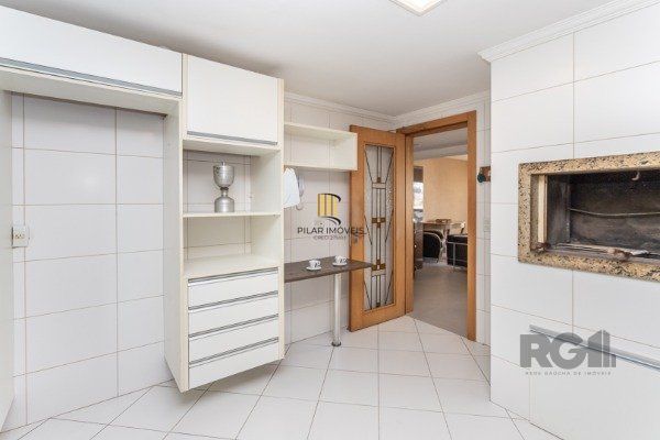 Apartamento de 3 dormitórios (sendo 3 suítes)bem localizado, no bairro Auxiliadora em Porto Alegre-RS.