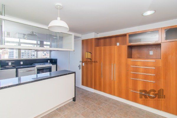 Apartamento com 3 dormitórios, sendo 1 suíte master, 1 vaga de garagem, no bairro Auxiliadora em Porto Alegre/RS.