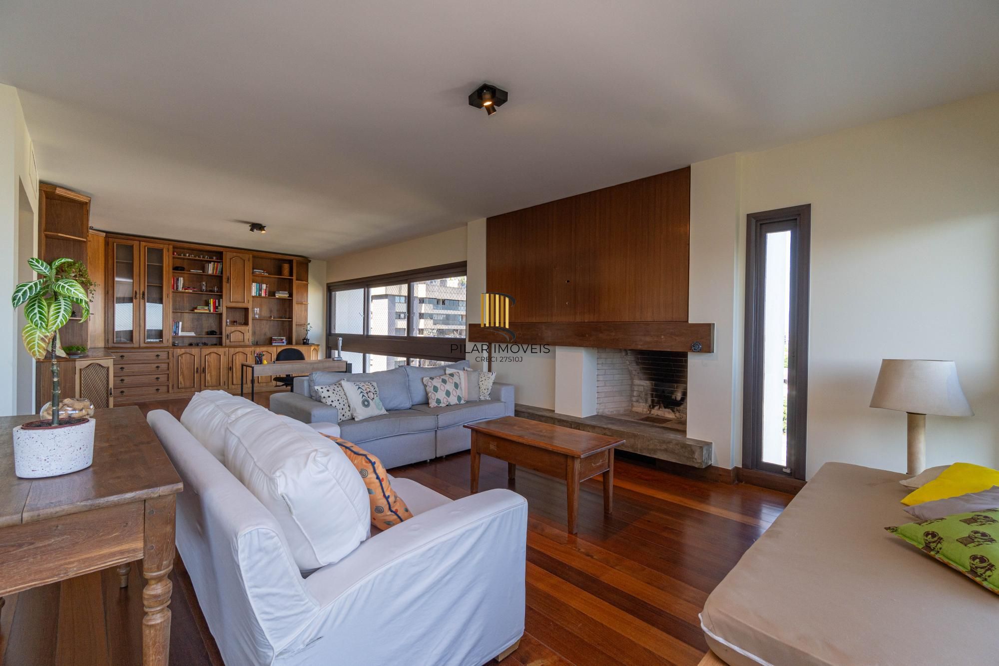 APARTAMENTO DE 3 DORMITÓRIOS, SENDO 1 SUÍTE, NO BAIRRO MONT'SERRAT EM PORTO ALEGRE/RS