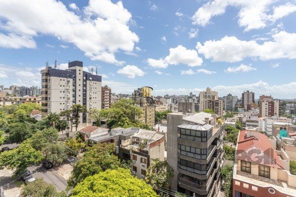 APARTAMENTO DE 02 DORMITÓRIOS SENDO 02 SUÍTES, NO BAIRRO AUXILIADORA EM PORTO ALEGRE/RS