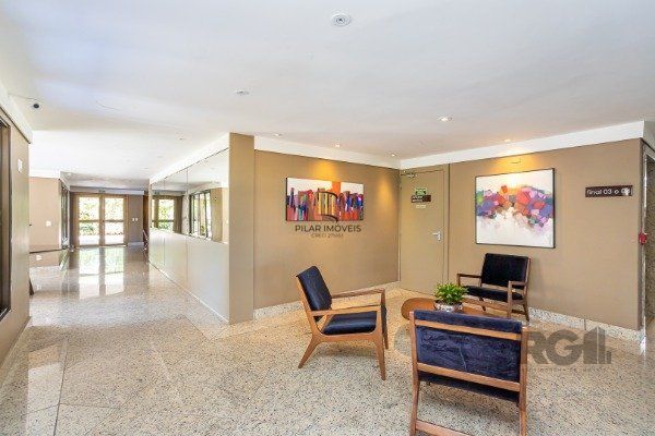 Apartamento de 3 dormitórios (sendo 3 suítes)bem localizado, no bairro Auxiliadora em Porto Alegre-RS.