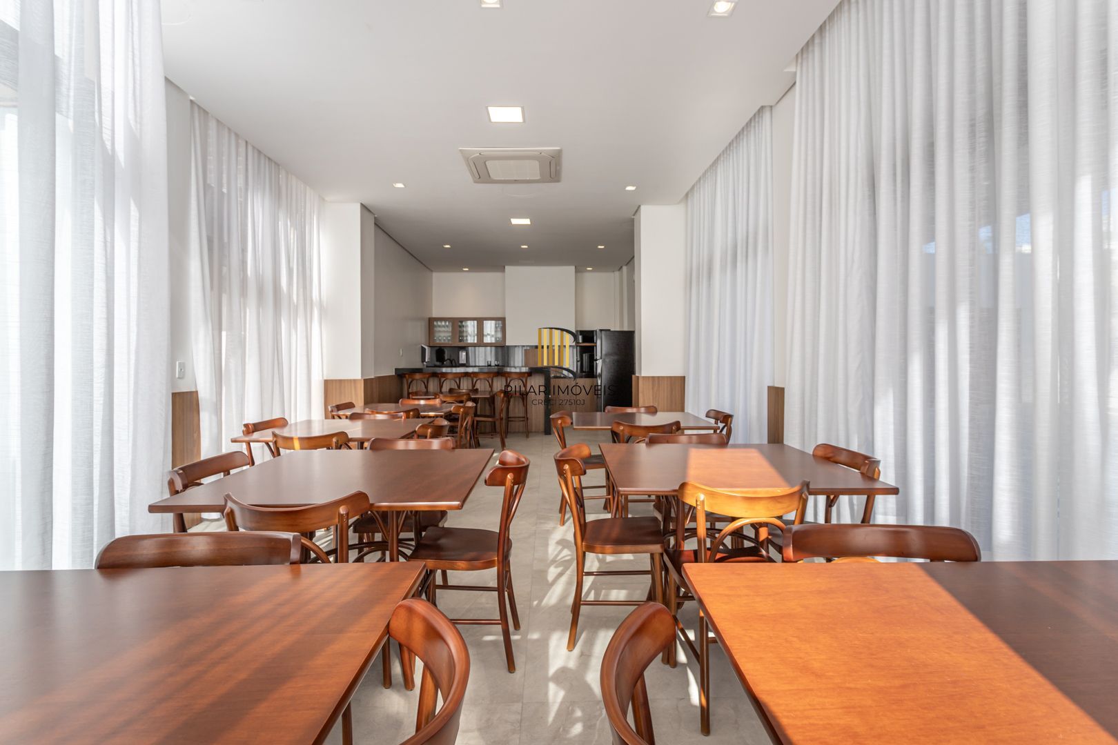 APARTAMENTO 3 SUÍTES E 2 VAGAS DE GARAGEM NO BAIRRO RIO BRANCO - PORTO ALEGRE/RS