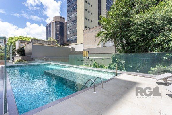 APARTAMENTO DE 02 DORMITÓRIOS SENDO 02 SUÍTES, NO BAIRRO AUXILIADORA EM PORTO ALEGRE/RS