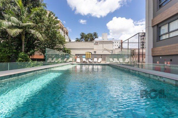 APARTAMENTO DE 02 DORMITÓRIOS SENDO 02 SUÍTES, NO BAIRRO AUXILIADORA EM PORTO ALEGRE/RS