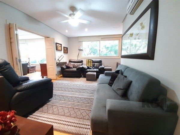 APARTAMENTO 3 DORMITÓRIOS, SENDO 1 SUÍTE MASTER, NO BAIRRO MOINHOS DE VENTO EM PORTO ALEGRE/RS