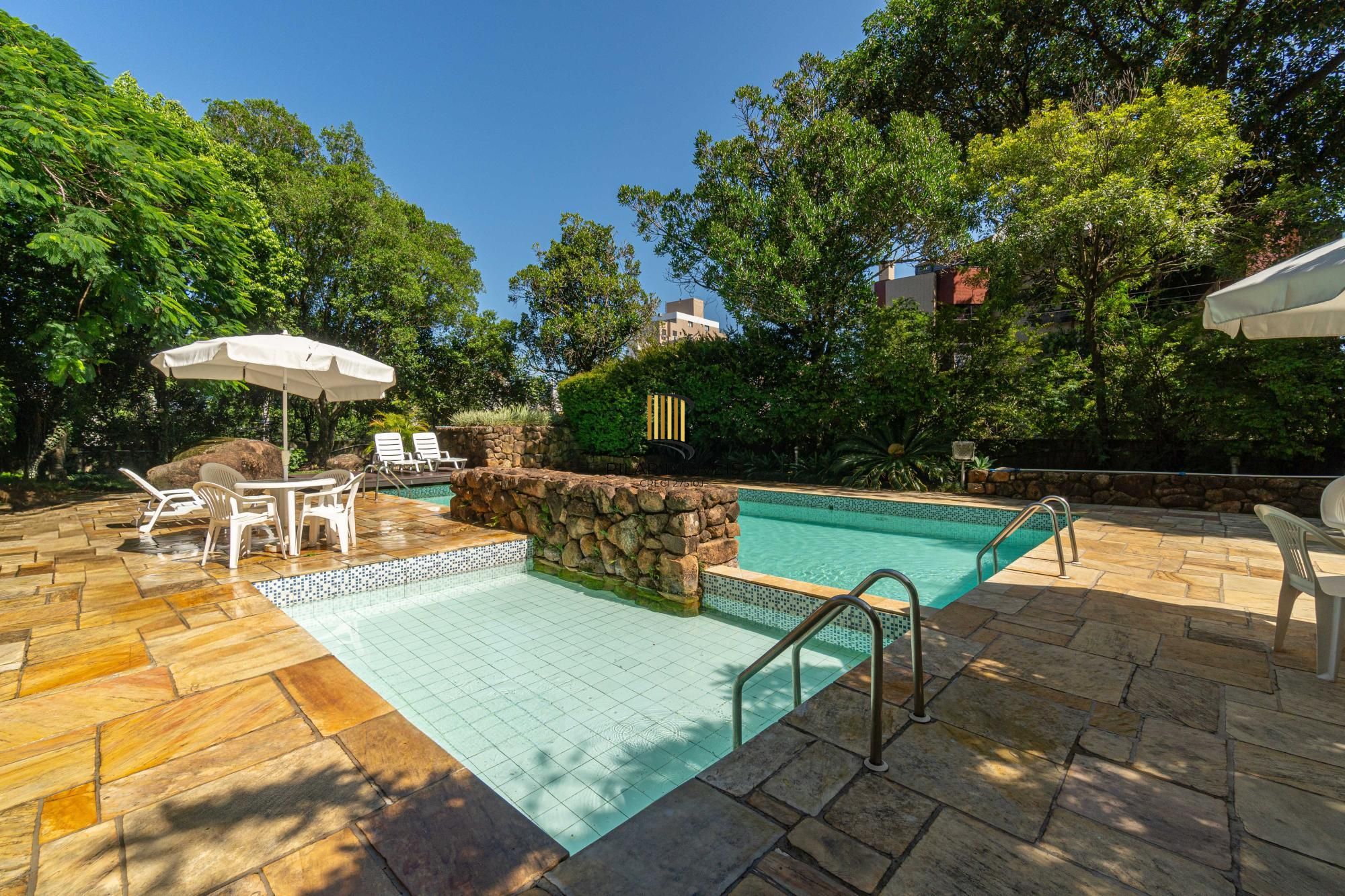 APARTAMENTO DE 3 DORMITÓRIOS, SENDO 1 SUÍTE, NO BAIRRO MONT'SERRAT EM PORTO ALEGRE/RS