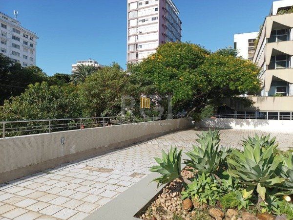 APARTAMENTO COM 3 DORMITÓRIOS E 2 VAGAS DE GARAGEM NO BAIRRO INDEPENDÊNCIA - PORTO ALEGRE/RS.